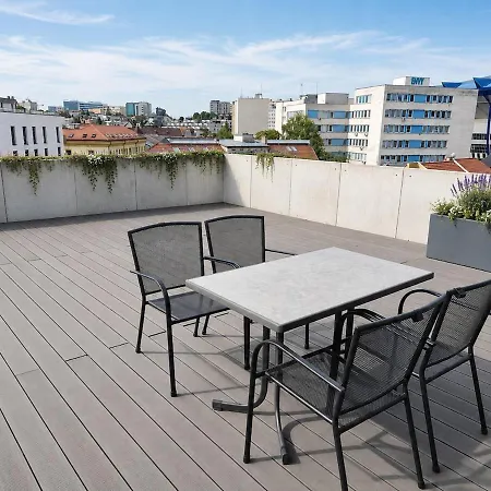 8-apartman S Terasou Nad Mestom - Atrium Living * קושיצה